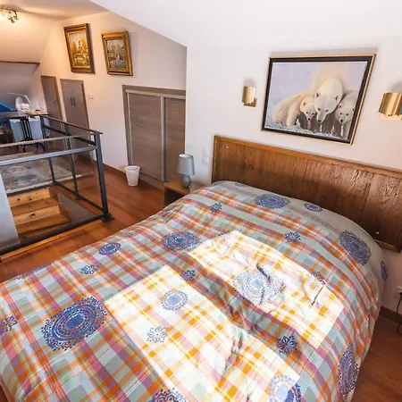 Domaine Du Pressoir Bed & Breakfast