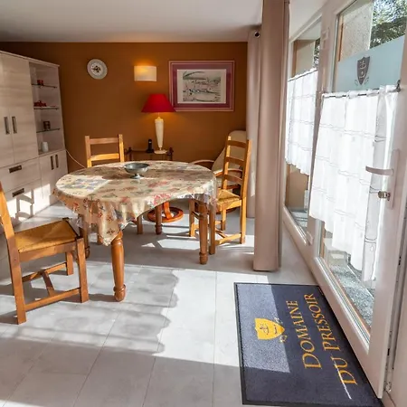Domaine Du Pressoir Bed & Breakfast