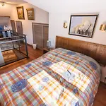 Domaine Du Pressoir Bed & Breakfast