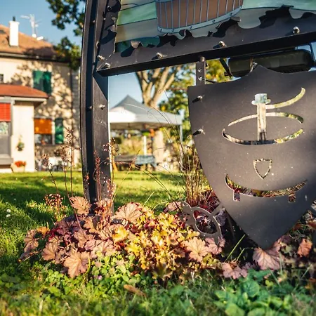 فندق مبيت وإفطار Domaine Du Pressoir أمْبييّي