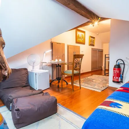 Domaine Du Pressoir فندق مبيت وإفطار *